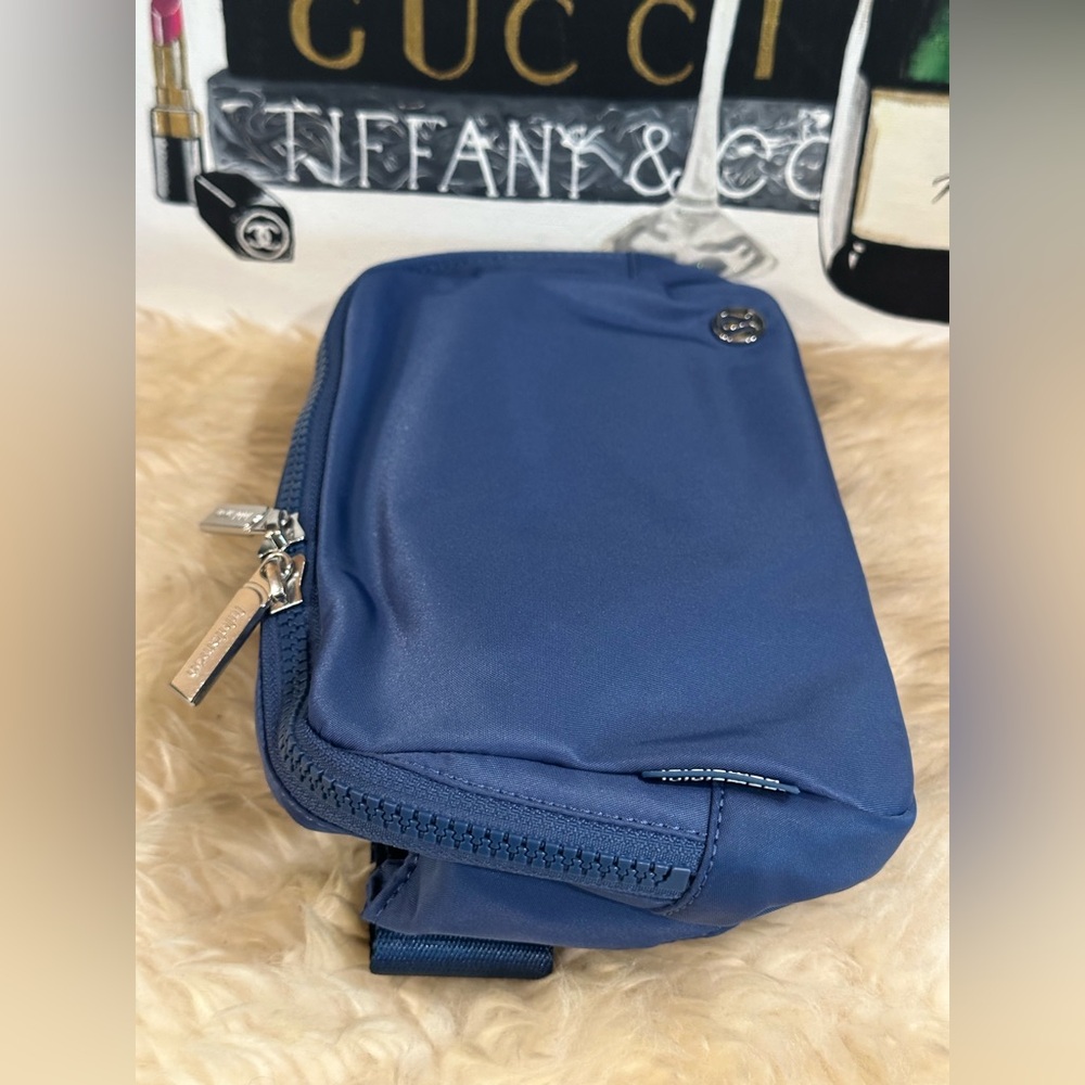 🔥 NWT Lululemon Athletica Everyday Belt Bag Size XL - Picture 7 of 8